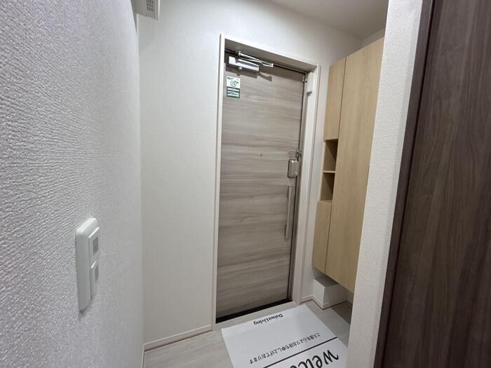 セレスティア西綾瀬 玄関