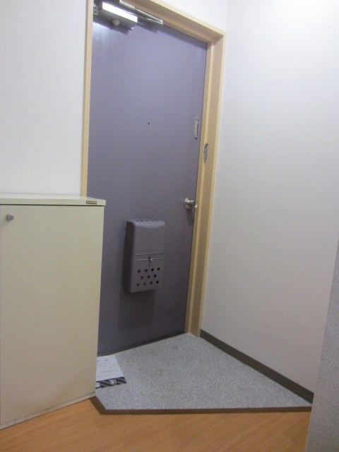 キャラマスハイツ 玄関