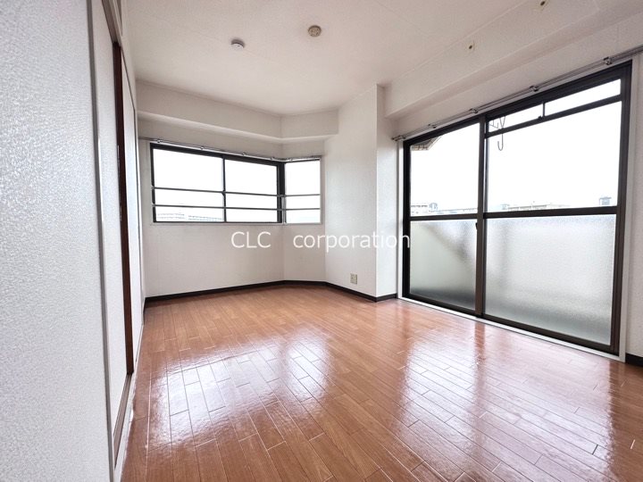 ツイン・コート ベッドルーム