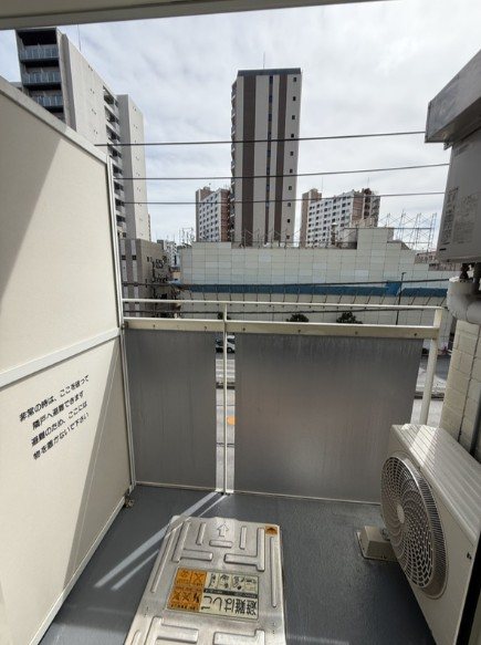 一道ビル ベランダ