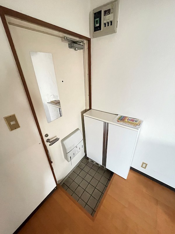 全観スカイハイツ 玄関