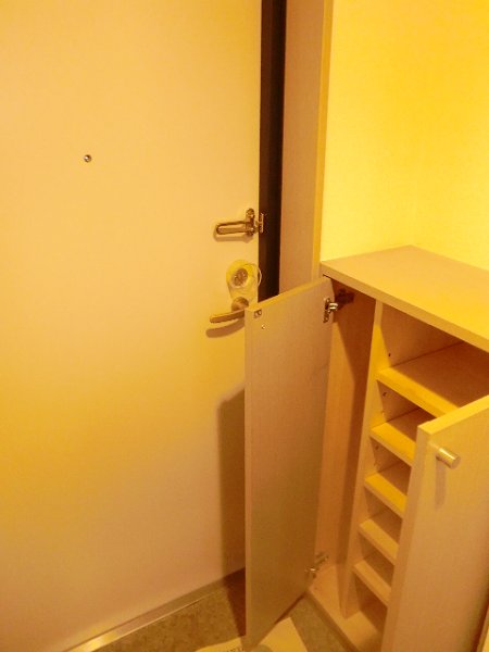 メゾンドフォーレ 玄関