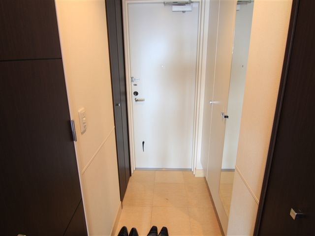 ロイヤルパークスタワー南千住 玄関