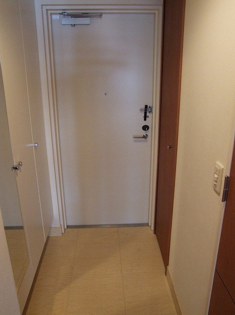 ロイヤルパークスタワー南千住 玄関