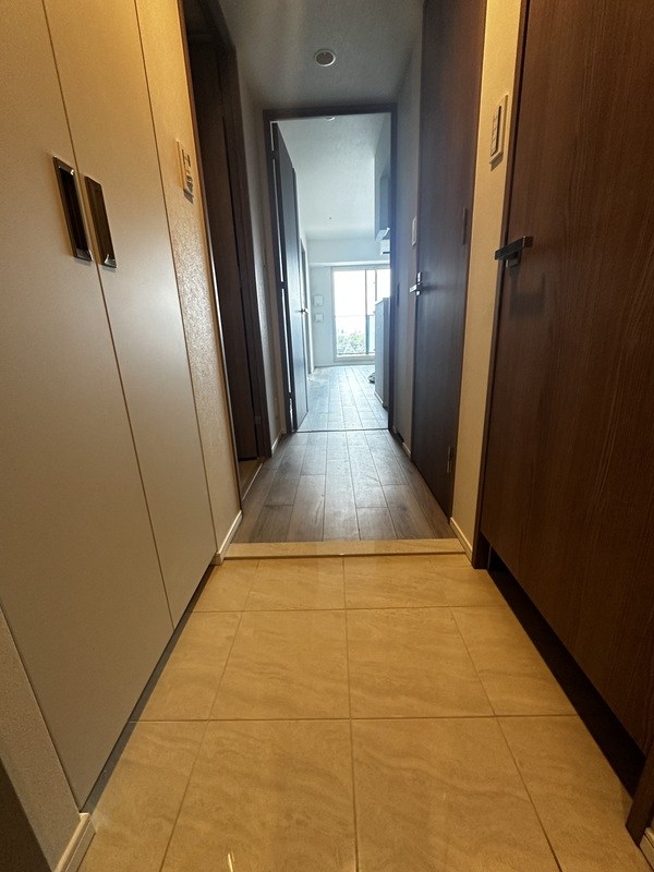 ONE ROOF RESIDENCE NISHINIPPORI 玄関