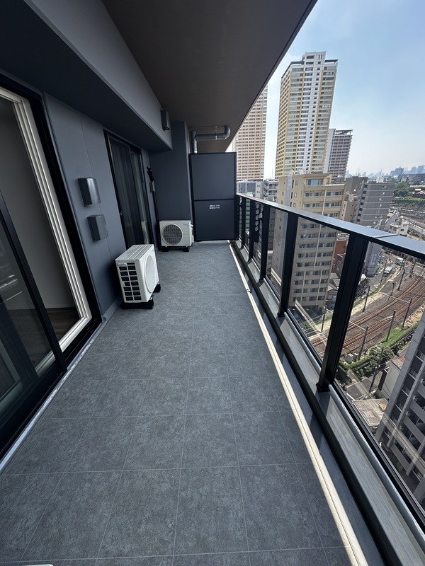 ONE ROOF RESIDENCE NISHINIPPORI ベランダ