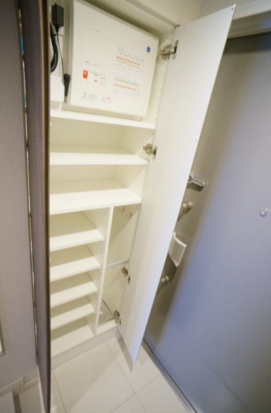 ジェイグランコート上野入谷 玄関