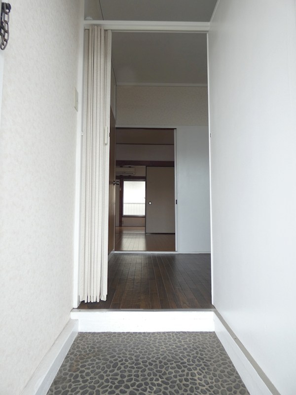 TKハウスⅡ 玄関