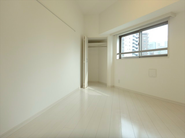 ガーラ・シティ王子  リビング