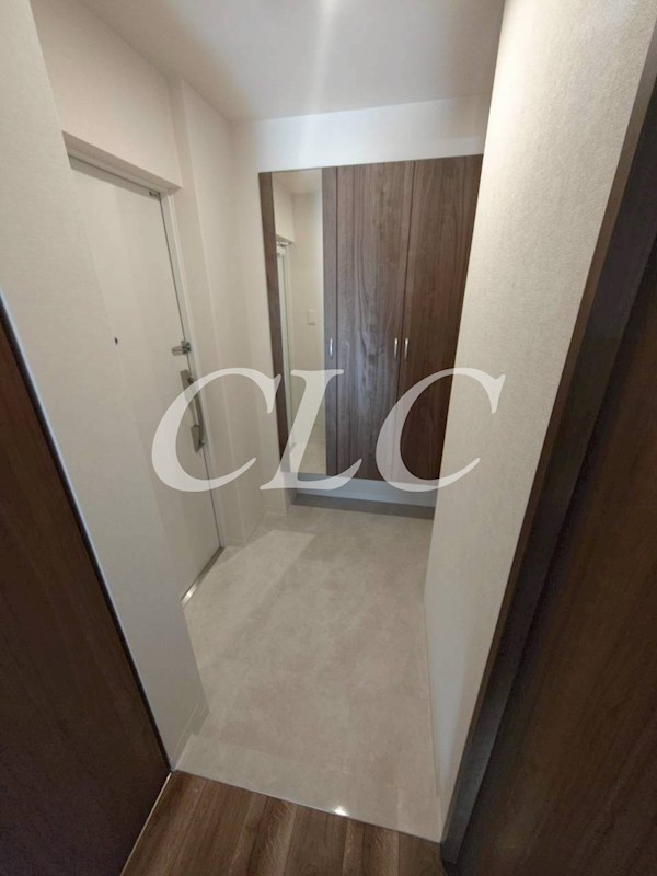 タイガーアパートメント 玄関