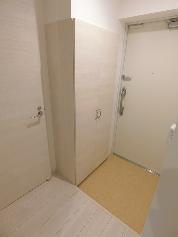 リブリ・レジデンス三ノ輪    玄関