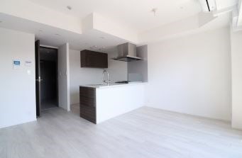 ＯＲＭＥ　ＣＯＵＲＴ　ＮＩＰＰＯＲＩ　ＥＡＳＴ リビング