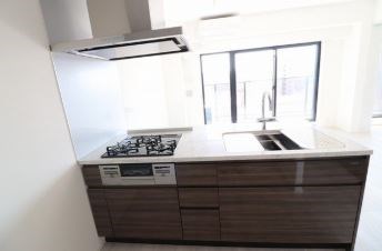 ＯＲＭＥ　ＣＯＵＲＴ　ＮＩＰＰＯＲＩ　ＥＡＳＴ キッチン