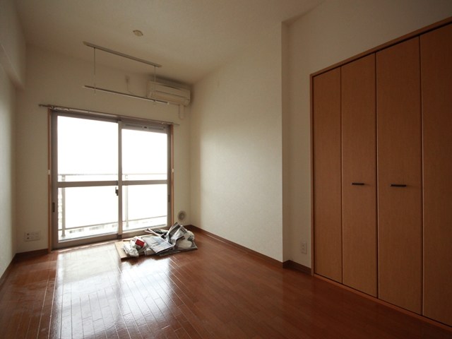 ラウンドタワーオペリア  リビング