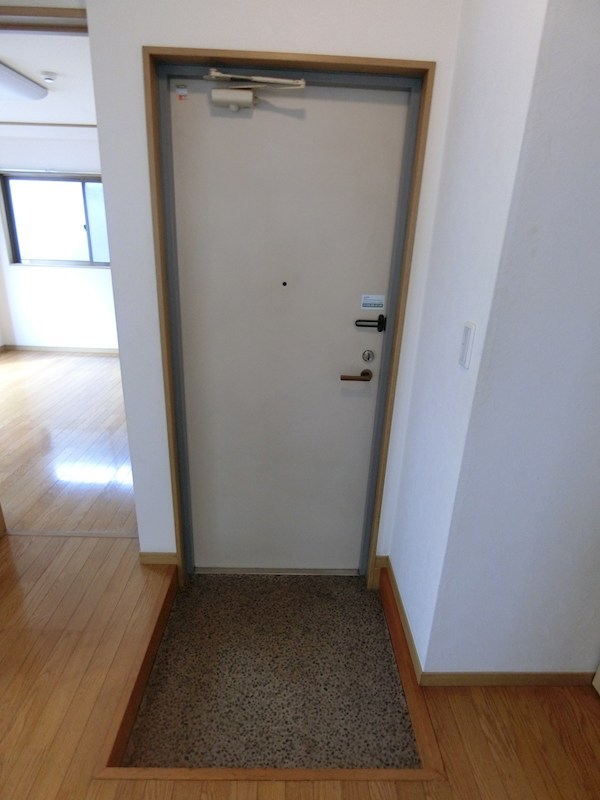松田ビル 玄関