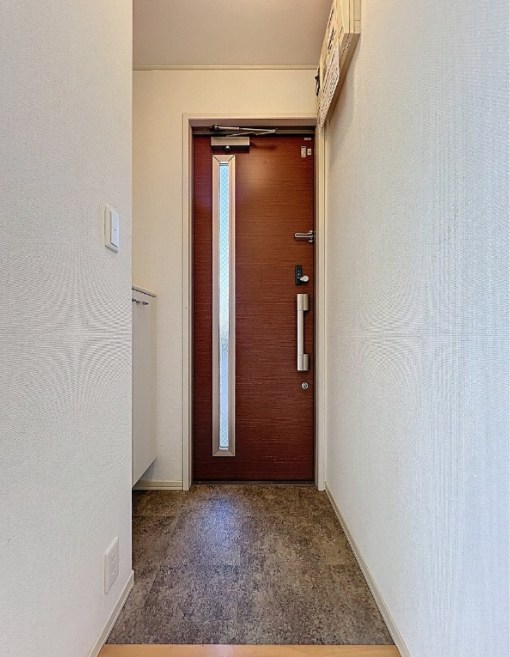 ブルー・イン・スカイ・シティ 玄関