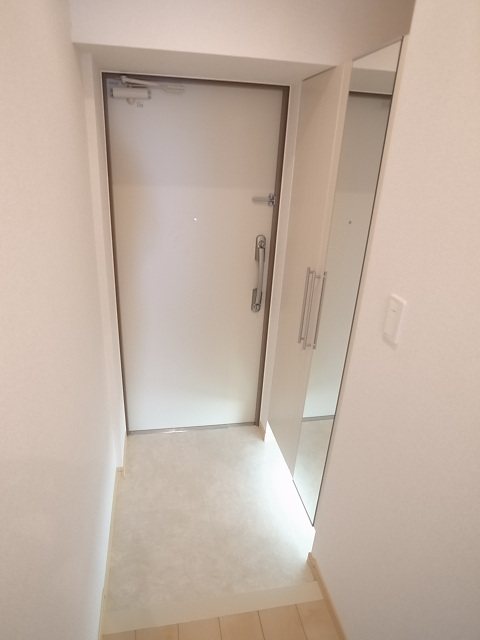 アルモニー・アビタシオン 玄関