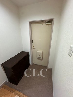 ロイヤルプラザ滝野川 玄関