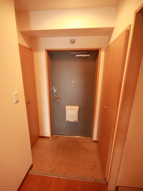 ラウンドタワーオペリア  玄関