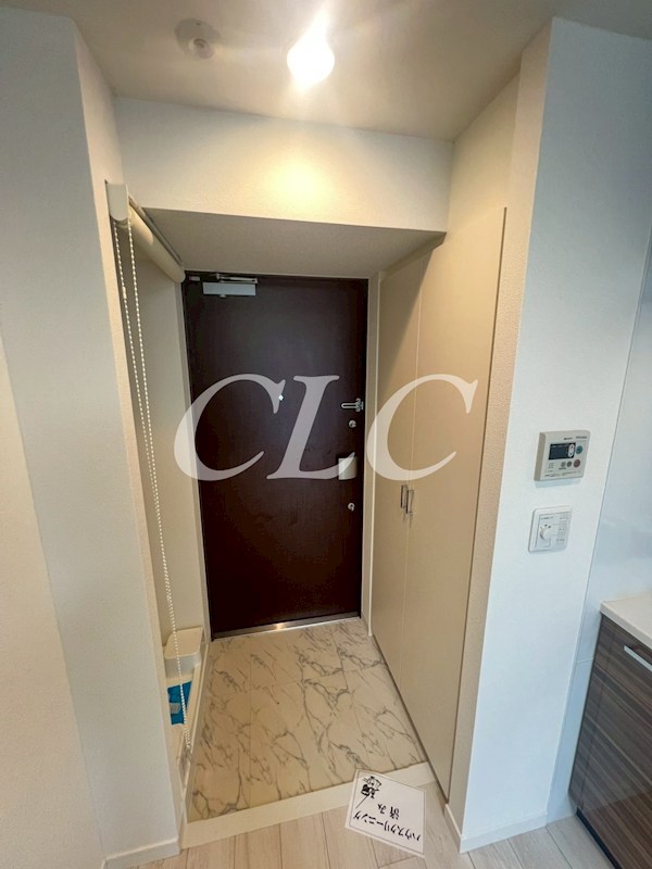 Totsu Residence Kaminarimon(ﾄｳﾂｳ　ﾚｼﾞﾃﾞﾝｽ　ｶﾐﾅﾘﾓﾝ) 玄関