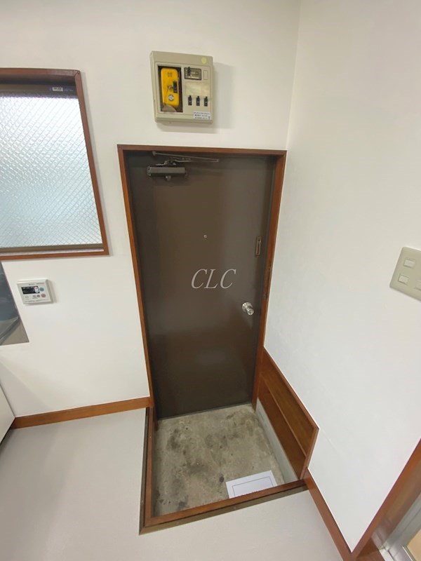 横山コーポ 玄関