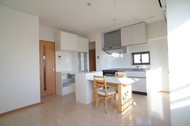 アヴニール北綾瀬 リビング