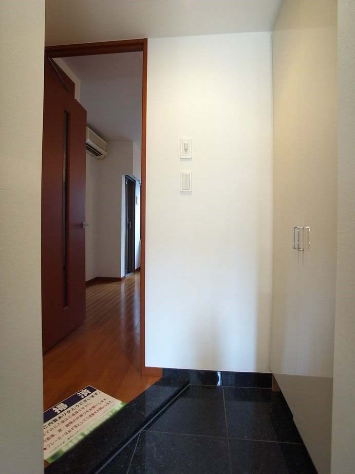 グラーサ銀座イースト 玄関