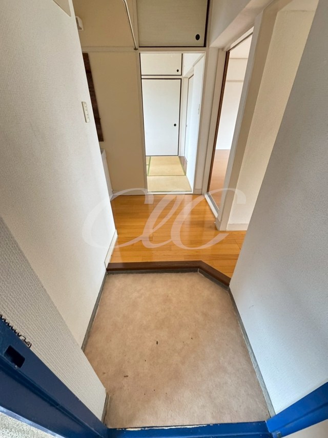 舎人吉岡ハイツ 玄関