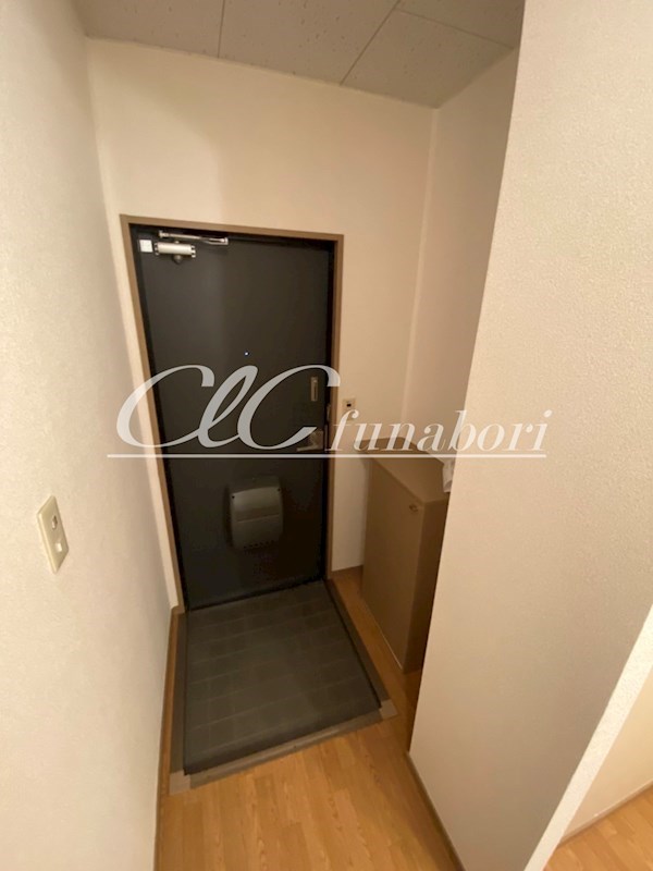 クレスト松江 玄関