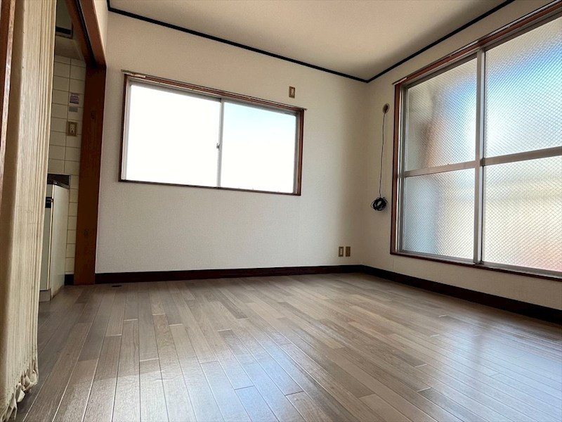 つるやビル  ベッドルーム