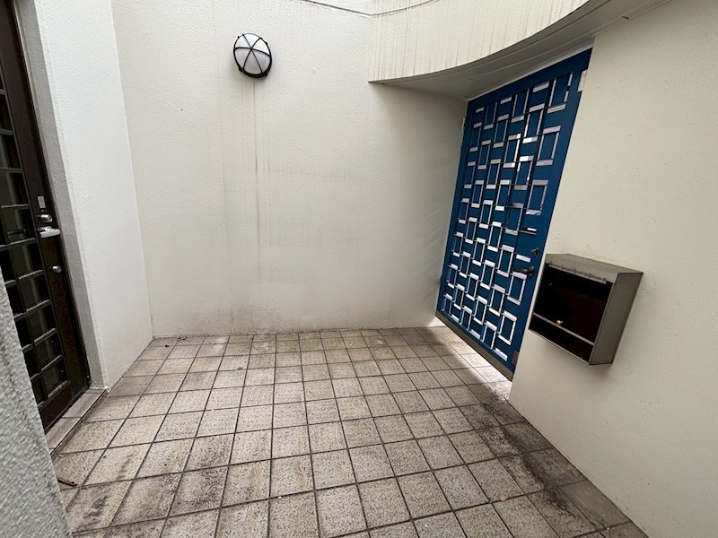 代々木1丁目戸建 玄関