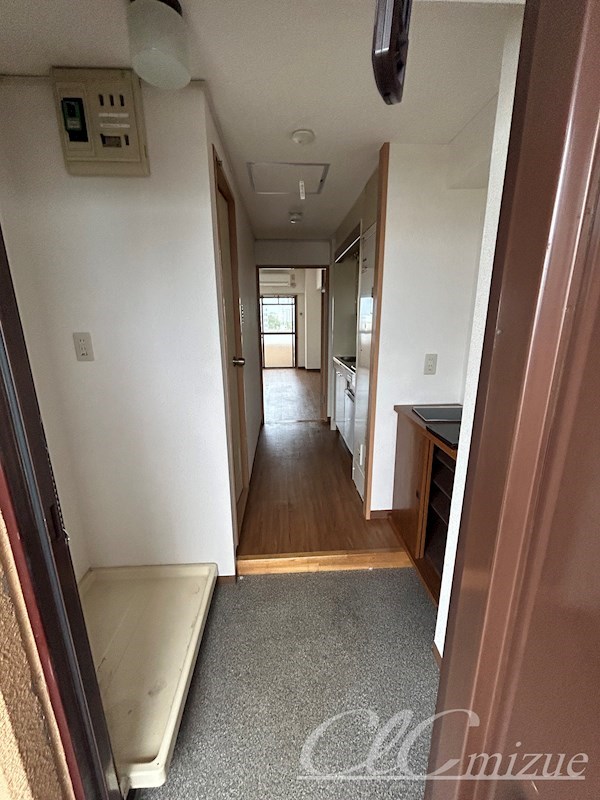 フラット75 玄関