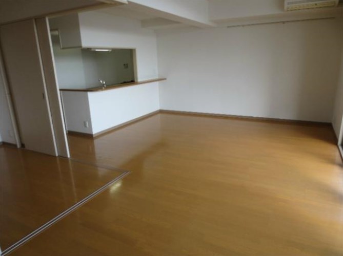 ロングエイトⅢ リビング