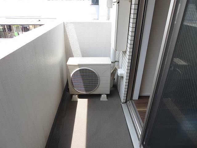 ラグジュアリーアパートメント王子神谷   ベランダ