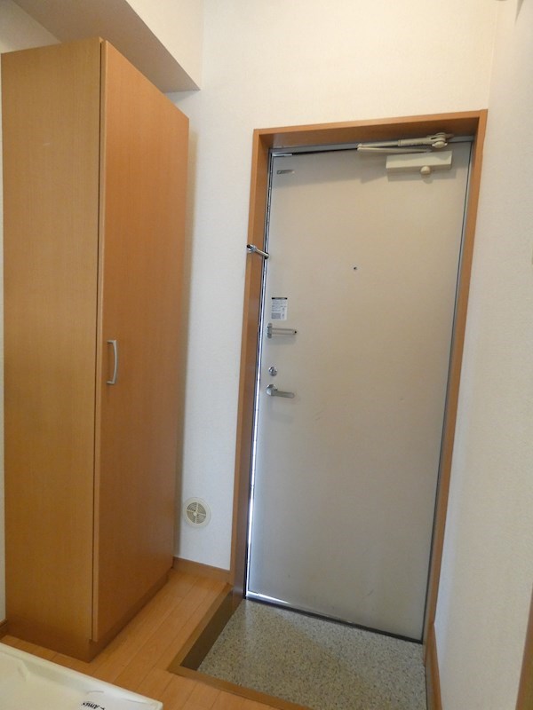 プログレ中央 玄関