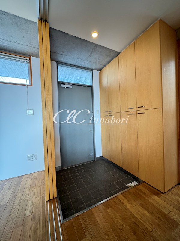 ＳＵＮＮＹ　ＣＯＵＲＴ 玄関