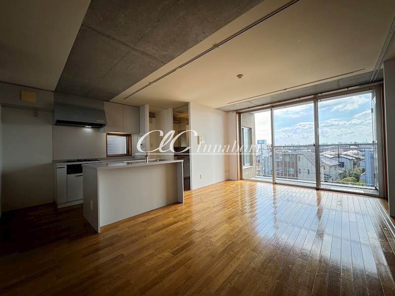 ＳＵＮＮＹ　ＣＯＵＲＴ リビング