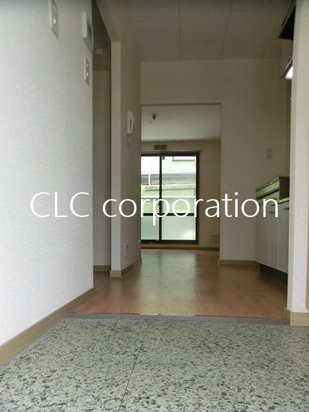 ツヴァイモースト  玄関