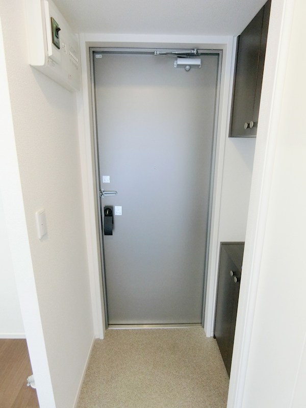 フラワームーン 玄関