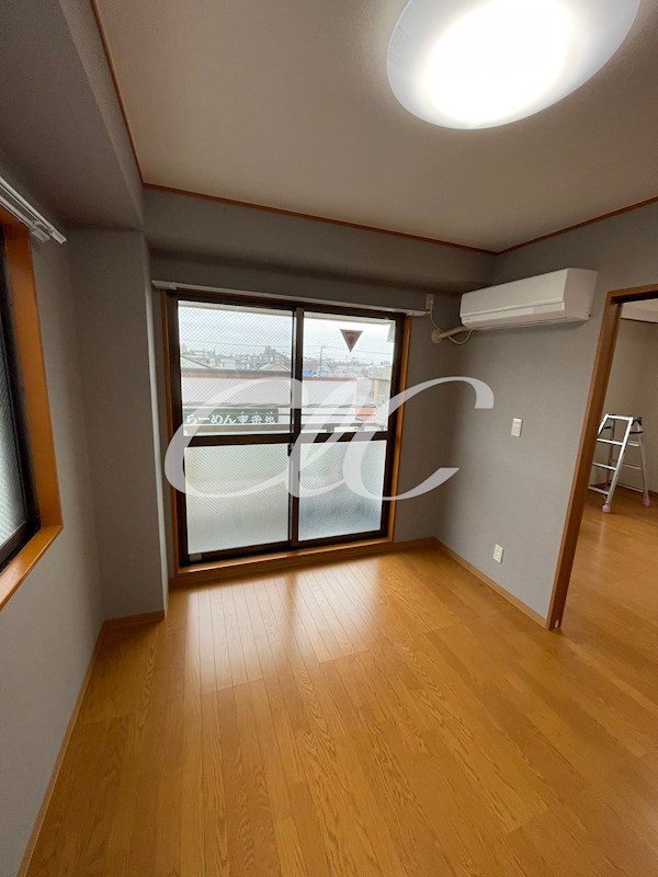 TKビル   ベッドルーム