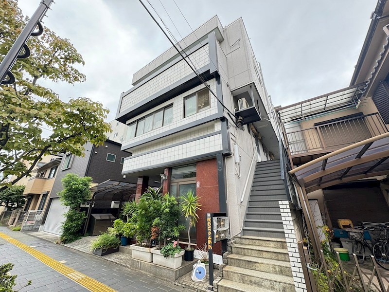 プラトゥハウス 外観