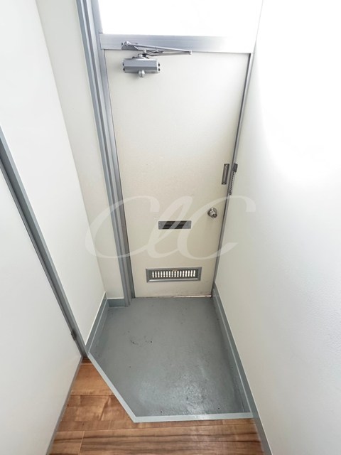 スズキコーポ 玄関