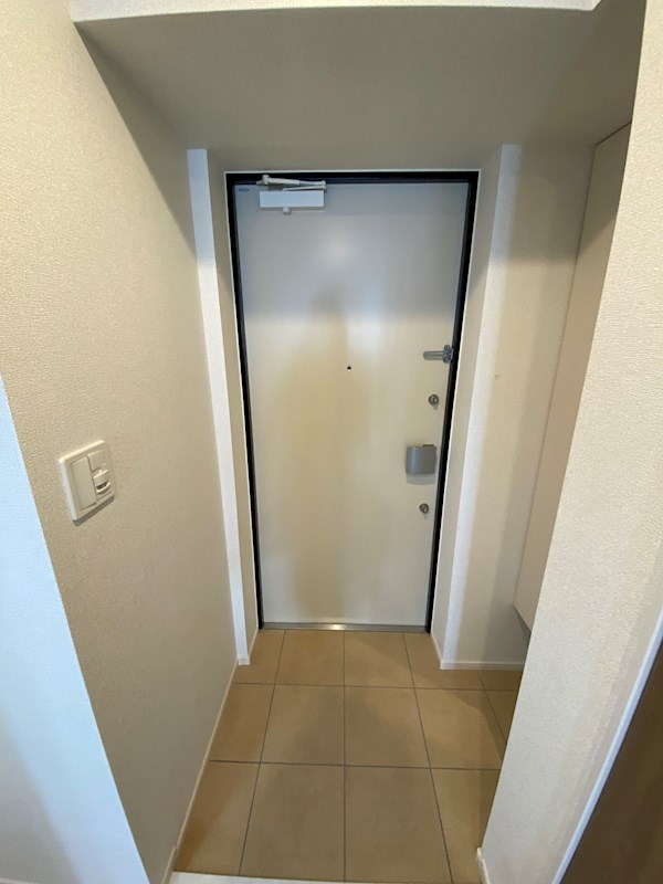 ラティエラ王子飛鳥山 玄関