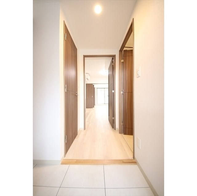 NEOグレイス綾瀬 玄関