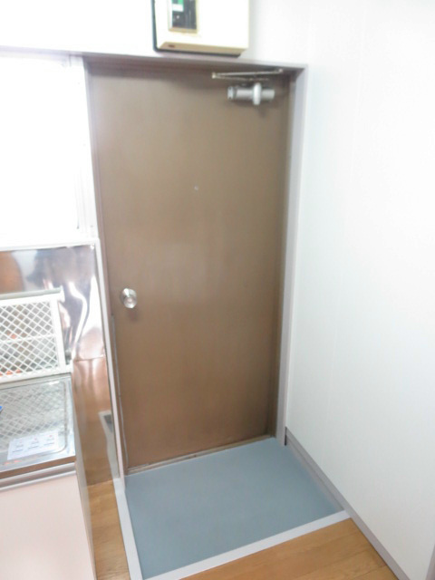 第二小崎ビル 玄関