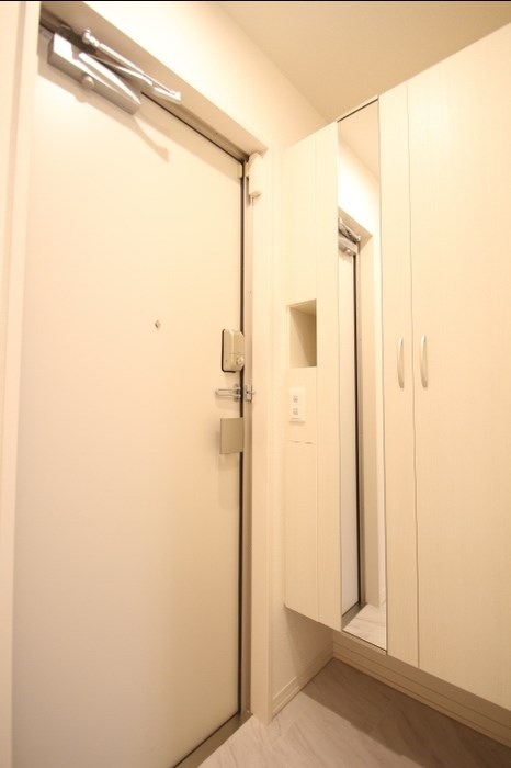 セレスティア大谷田 玄関