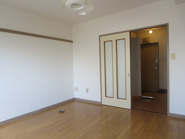 小島アパート ベッドルーム