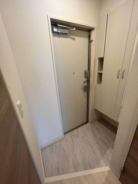 セレスティア大谷田 玄関