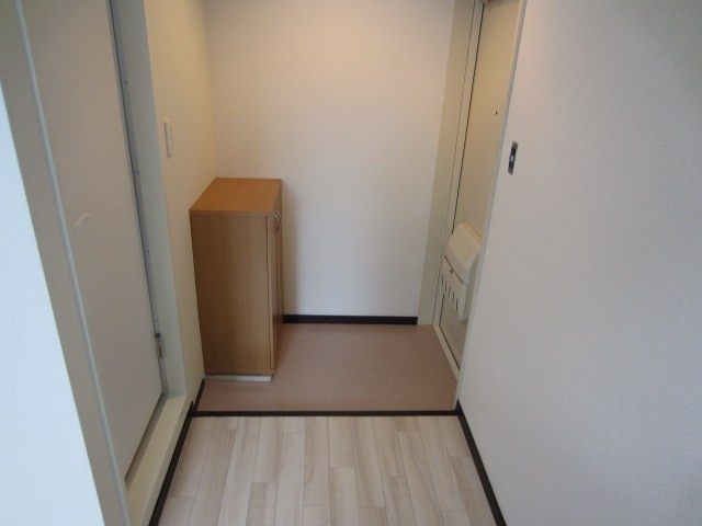 フェリシアイズミ 玄関