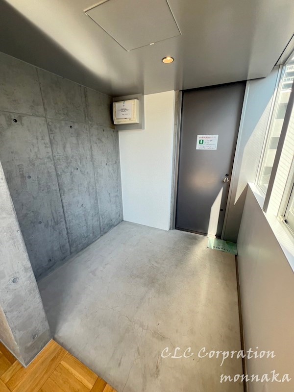 Mon-naka Apartment Terrace 玄関